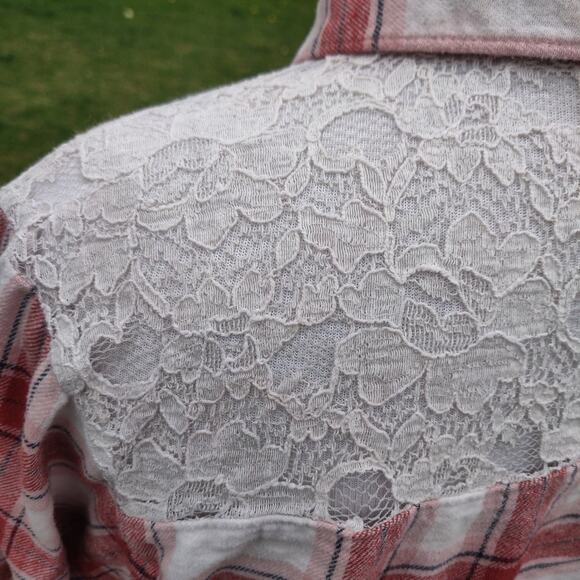 Woman's Size 3X Derek Heart Red Plaid Striped Textured Plus Size Shirt - Picture 7 of 10